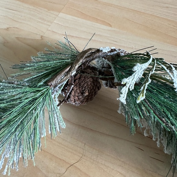 Two flocked pine picks - Picture 5 of 7